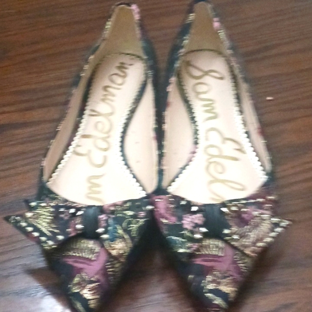 Lady's slip on dress shoes